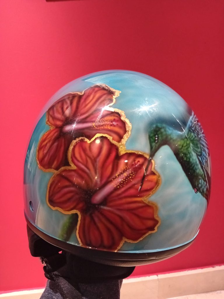 Aerografo su Casco - Colibri e fiori di loto